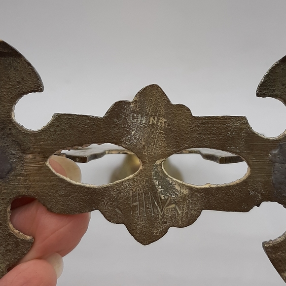 Beautiful Vintage Oriental Brass Gong Bell On Floral Stand Small Hammer Tea pot - Picture 6 of 6